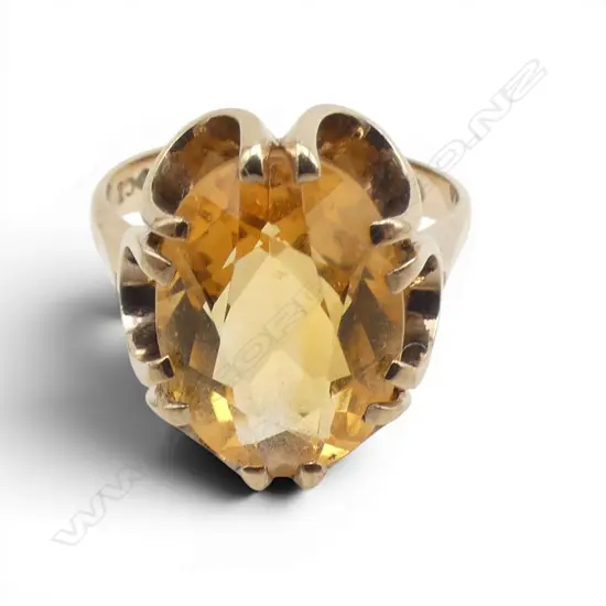 9ct GOLD & CITRINE RING size O. 4.88gms