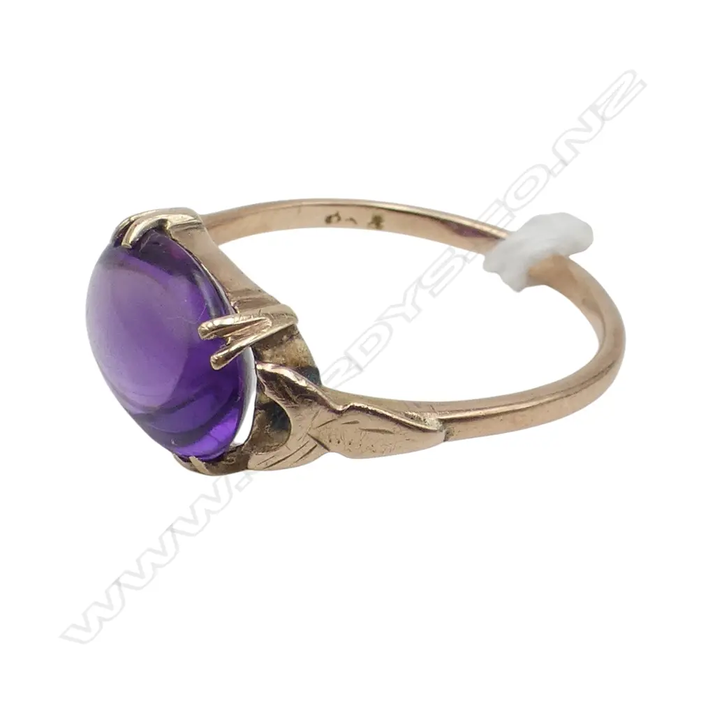 9ct GOLD & CABOCHON AMETHYST RING size Q.  1.98gms Image 1++