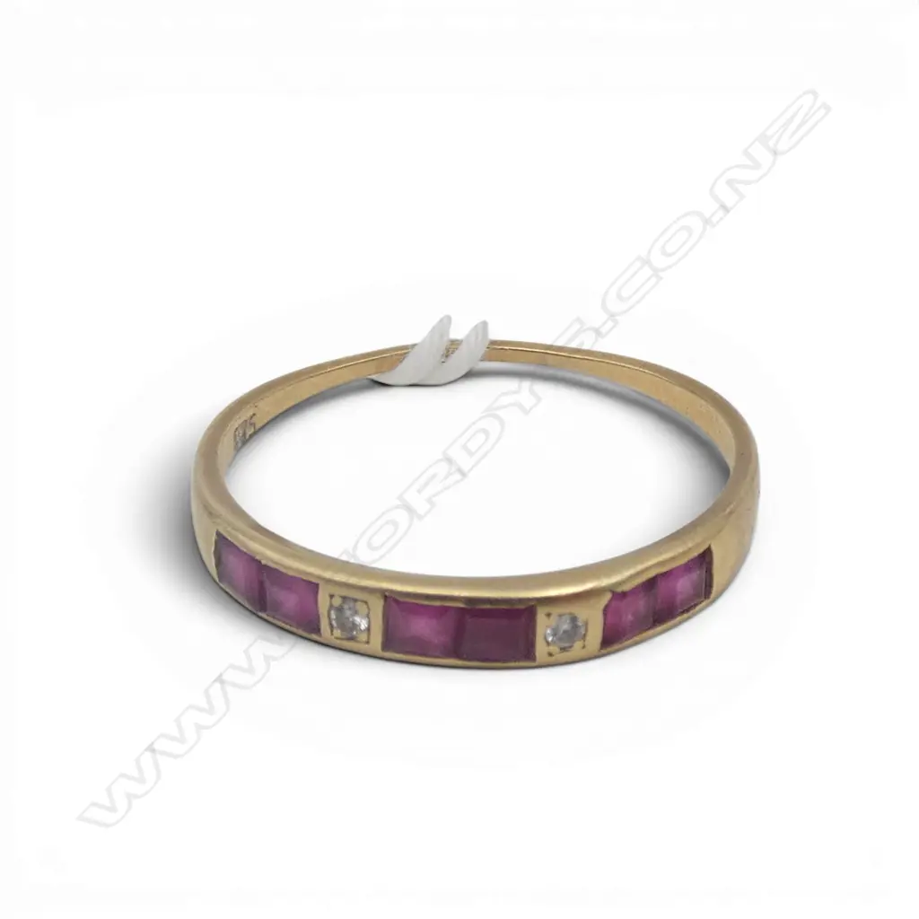 14ct GOLD RUBY & SMALL DIAMOND BAND RING worn shank 1.48gms SIZE Q Image 1++
