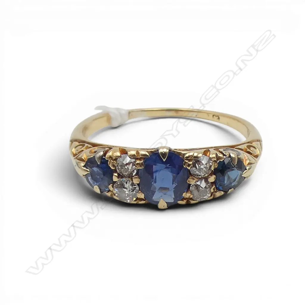 18CT GOLD SAPPHIRE & DIAMOND RING size N  2.82gms Image 1++