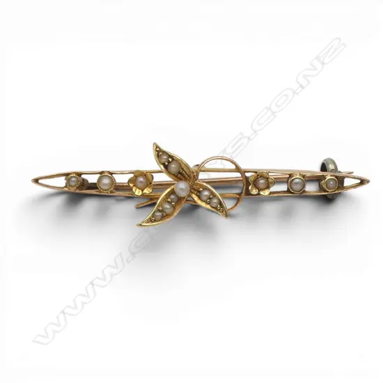 9ct GOLD & SEED PEARL BAR BROOCH 2.21gms