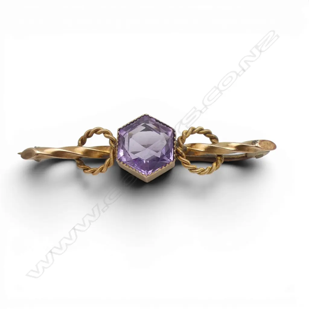 9ct GOLD AMETHYST BAR BROOCH hexagonal 3.39gms. Image 1++