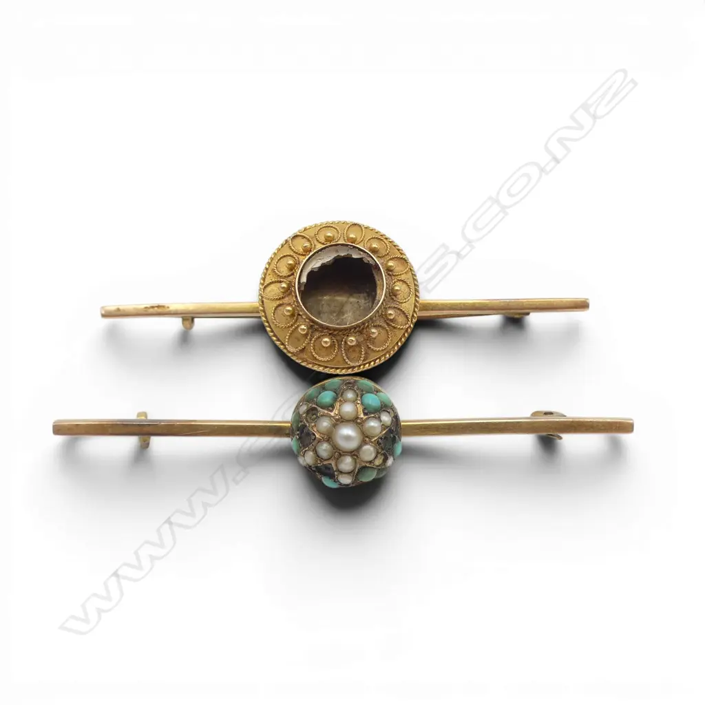 2 SCRAP 9ct GOLD BROOCHES 11.52gms Image 1++