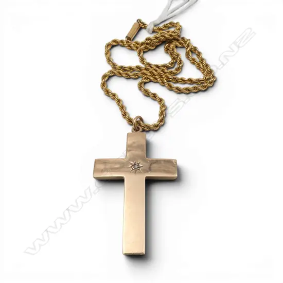 Birmingham 1905 9ct GOLD HOLLOW CROSS set w single DIAMOND on 9ct GOLD ROPE TWIST CHAIN. L.380mm. 7.65gms