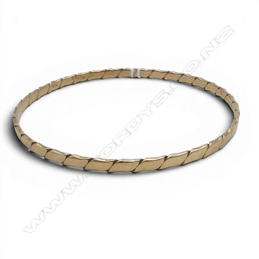 9ct BANGLE 10.05gms  Image 1++