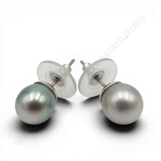 PR PETER MINTURN BLACK PEARL STUD EARRINGS with pearl certificate of authenticity, vendor had earrings set by Minturn