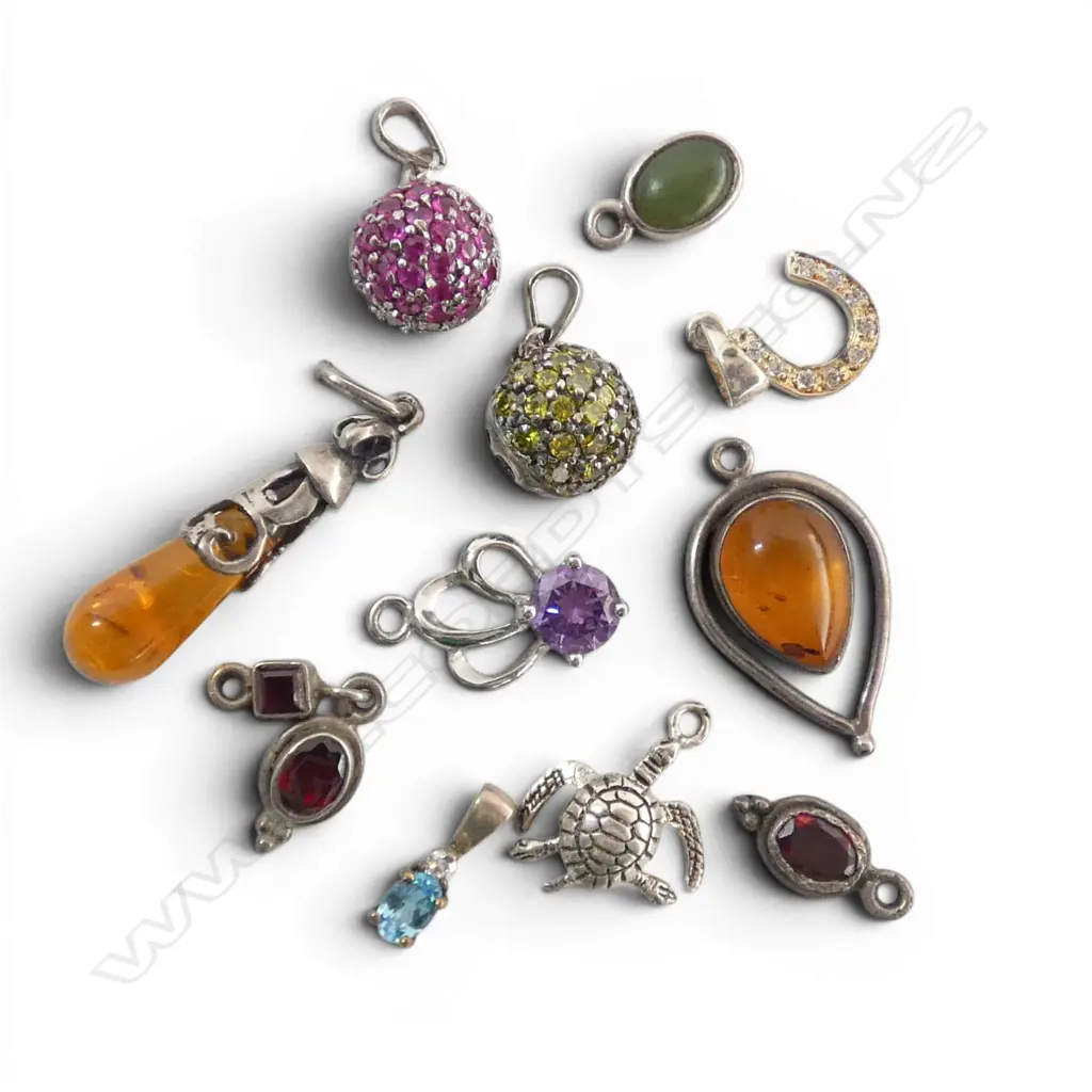 COLLECTION SILVER CHARMS & PENDANTS Image 1++