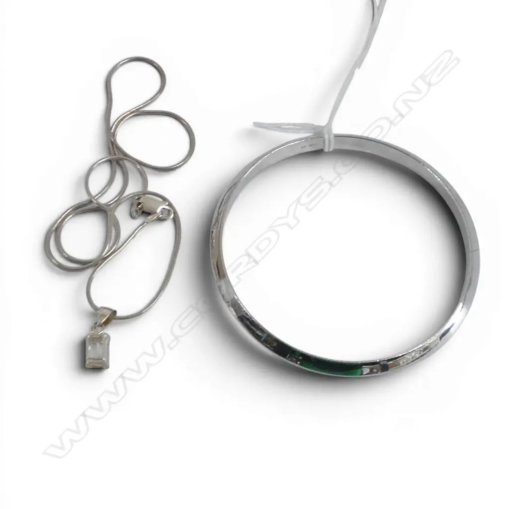 S/SILVER BANGLE & PENDANT NECKLACE 17GMS Image 1++