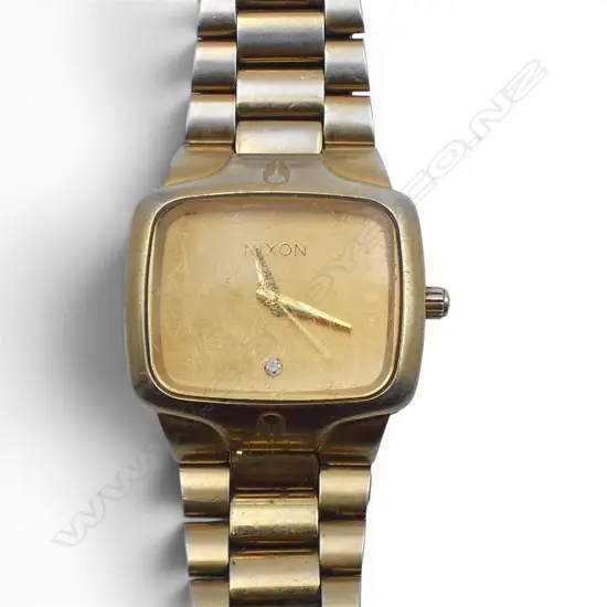 VINTAGE GENT'S NIXON WRISTWATCH w DIAMOND on FACE, glass scratched