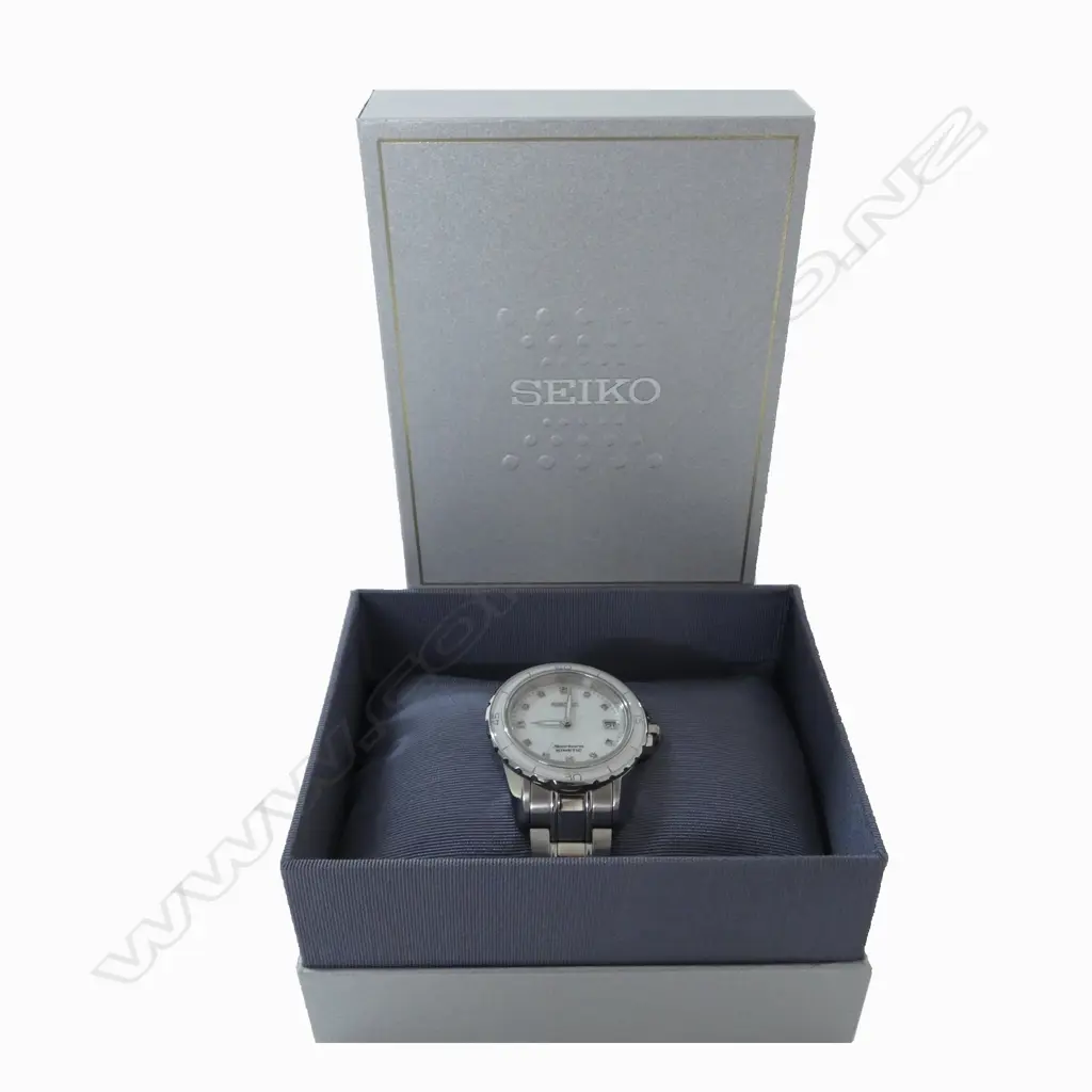 LADIES SEIKO SPORTURA SKA881 WRISTWATCH, MOP DIAL & DIAMOND ACCENT HOUR MARKERS, 100M W/R, BOXED Image 1++