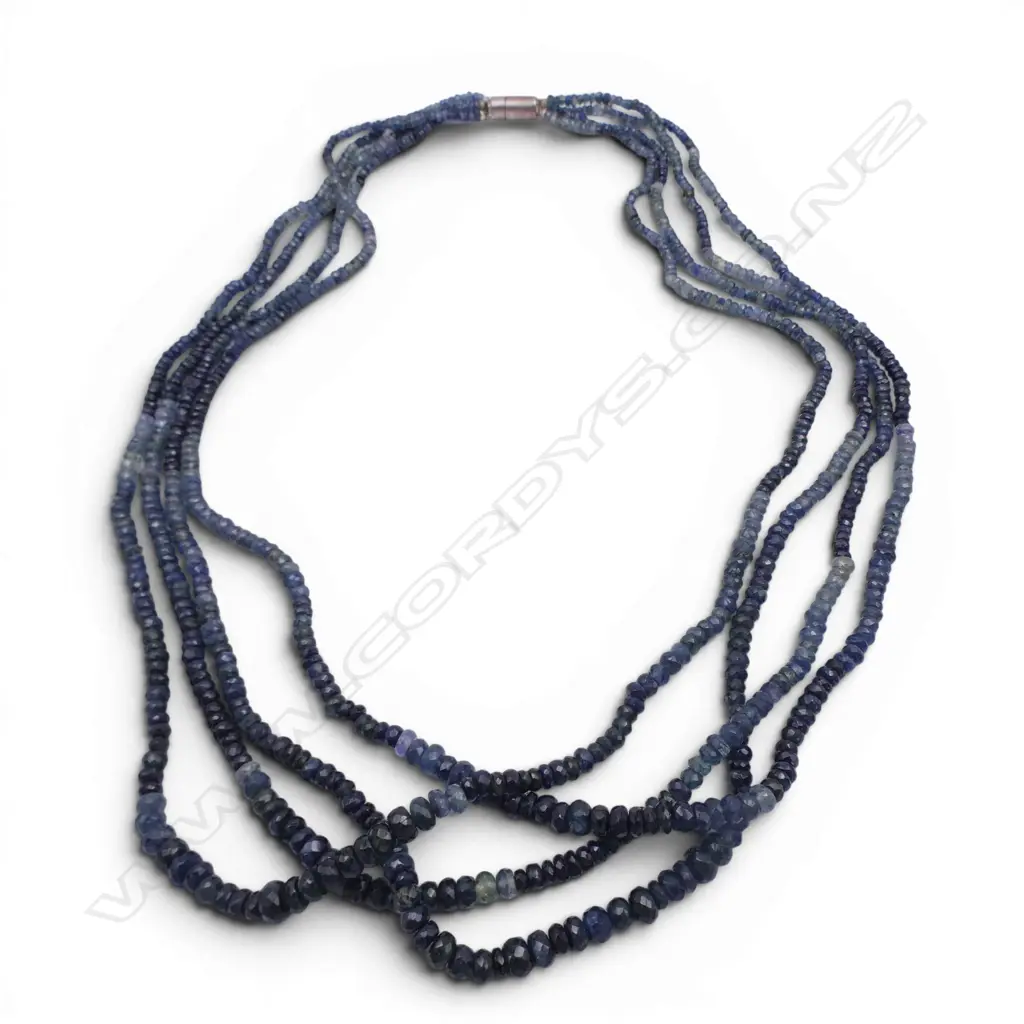 4 ROW SAPPHIRE NECKLACE w. VALUATION L.550mm Image 1++