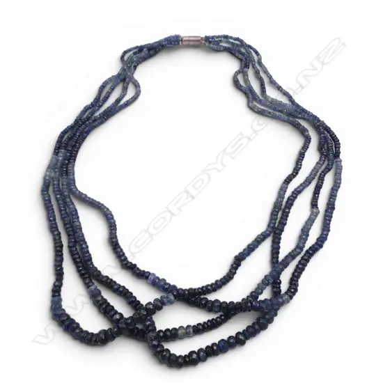 4 ROW SAPPHIRE NECKLACE w. VALUATION L.550mm