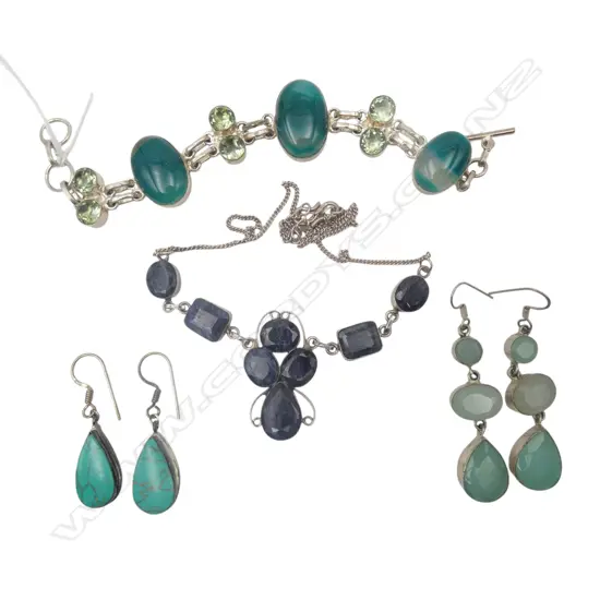 4 PCES 925 SILVER & AGATE JEWELLERY; BRACELET, PENDANT NECKLACE, 2 PRS EARRINGS