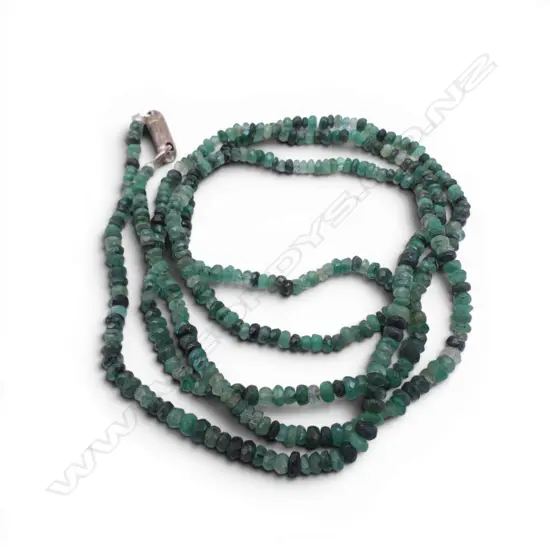 GREEN EMERALD NECKLACE w. VALUATION L.750mm