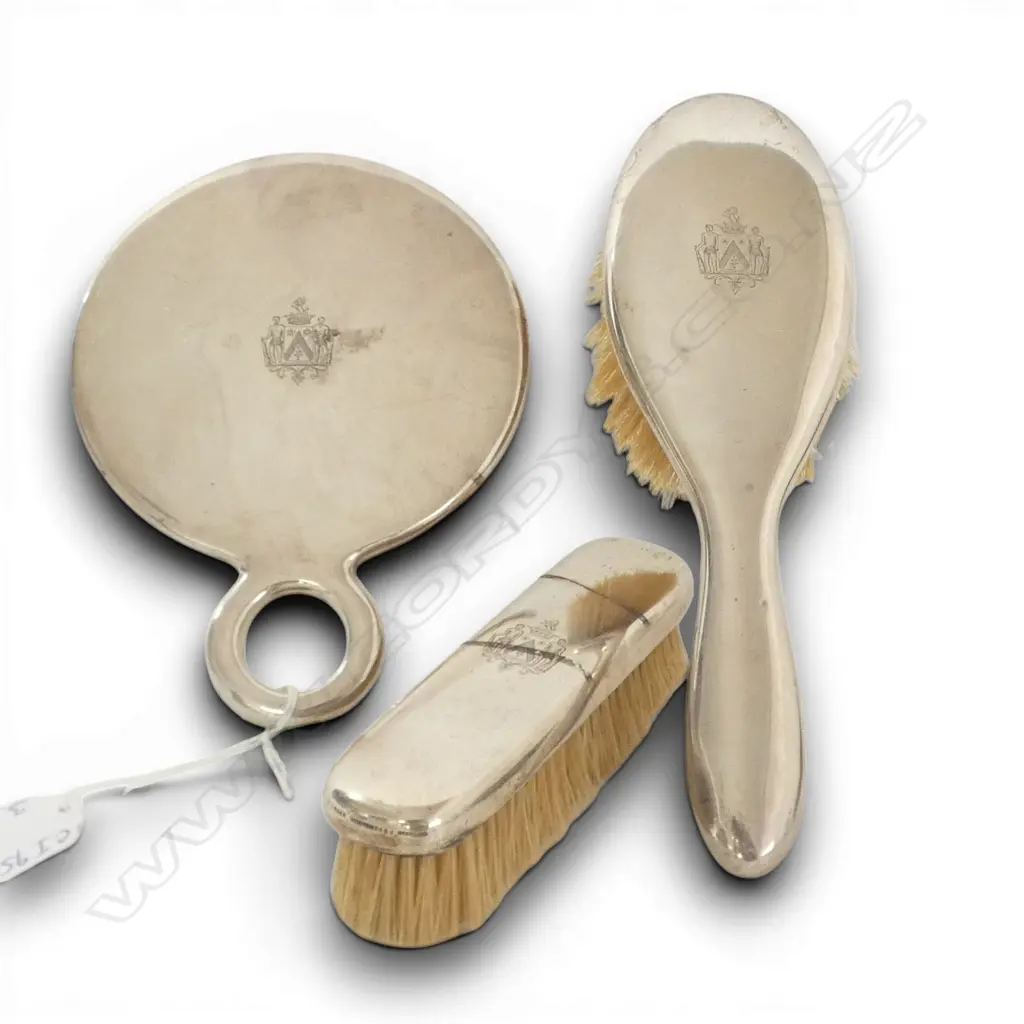 TIFFANY & CO VINTAGE SILVER DRESSING TABLE SET: 2 brushes + 1 mirror engraved with coat of arms. Mirror faulted Image 1++