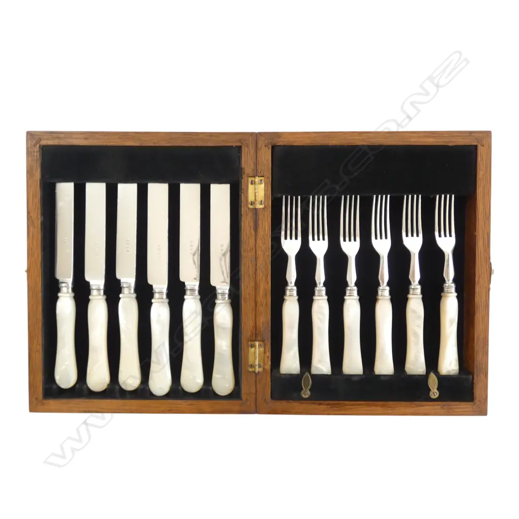 VICTORIAN 12 PC S/SILVER KNIFE & FORK SET BIRMINGHAM 1881 MOTHER OF PEARL HANDLES ORICINAL BOX  MAKER HILLIARD THOMASON  Image 1++
