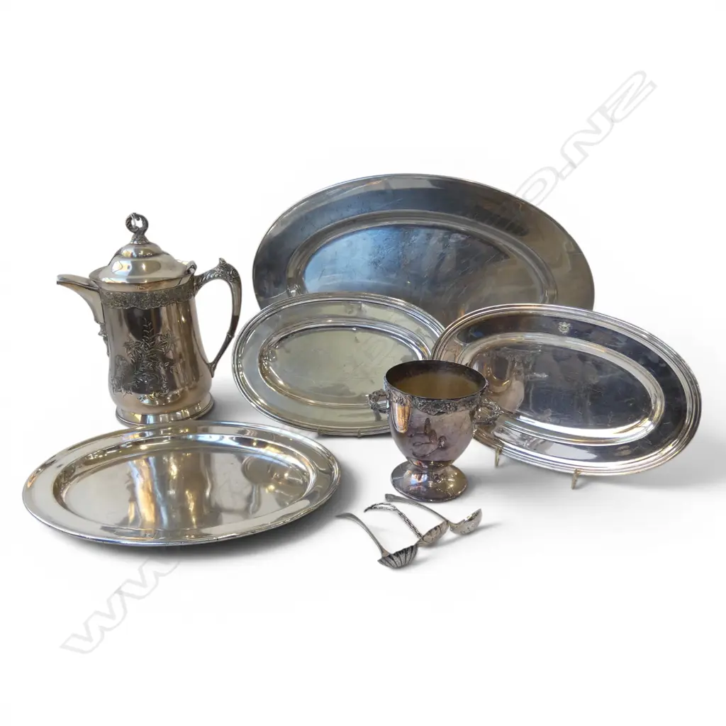 9 PCES ASST. SILVER PLATE INCL. 4 TRAYS W.560mm Image 1++