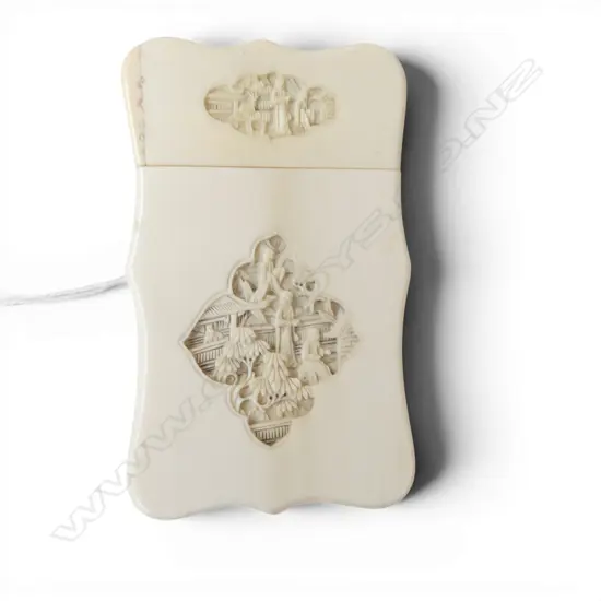 CARVED IVORY CARD CASE lid w. replaced section, break to interior H.95mm