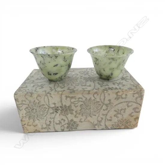 2 ORIENTAL JADE CUPS, H.30mm, BOXED