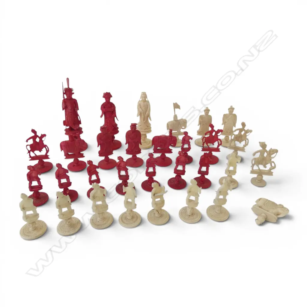 ANTIQUE IVORY CHESS SET (ONE PIECE ABSENT, SOME FLAWS), H.50MM-115MM Image 1++