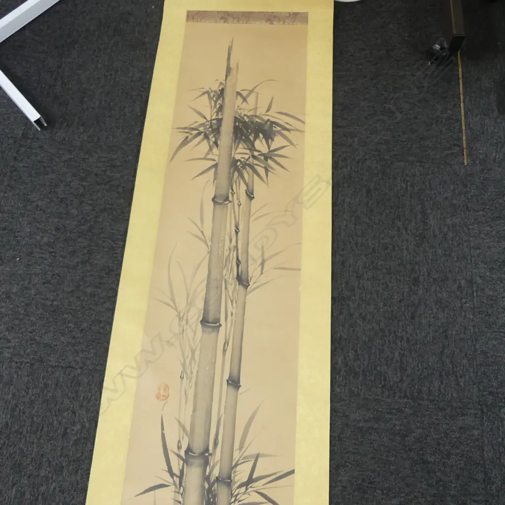 VINTAGE HAND PAINTED ORIENTAL SCROLL OF BAMBOO SIGNED L1350MM Image 1++