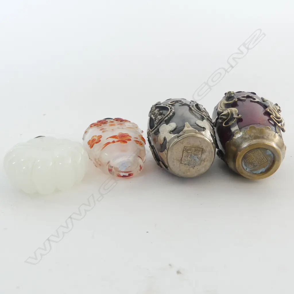 4 ORIENTAL SNUFF BOTTLES H.100mm Image 1++