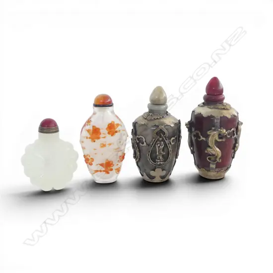 4 ORIENTAL SNUFF BOTTLES H.100mm