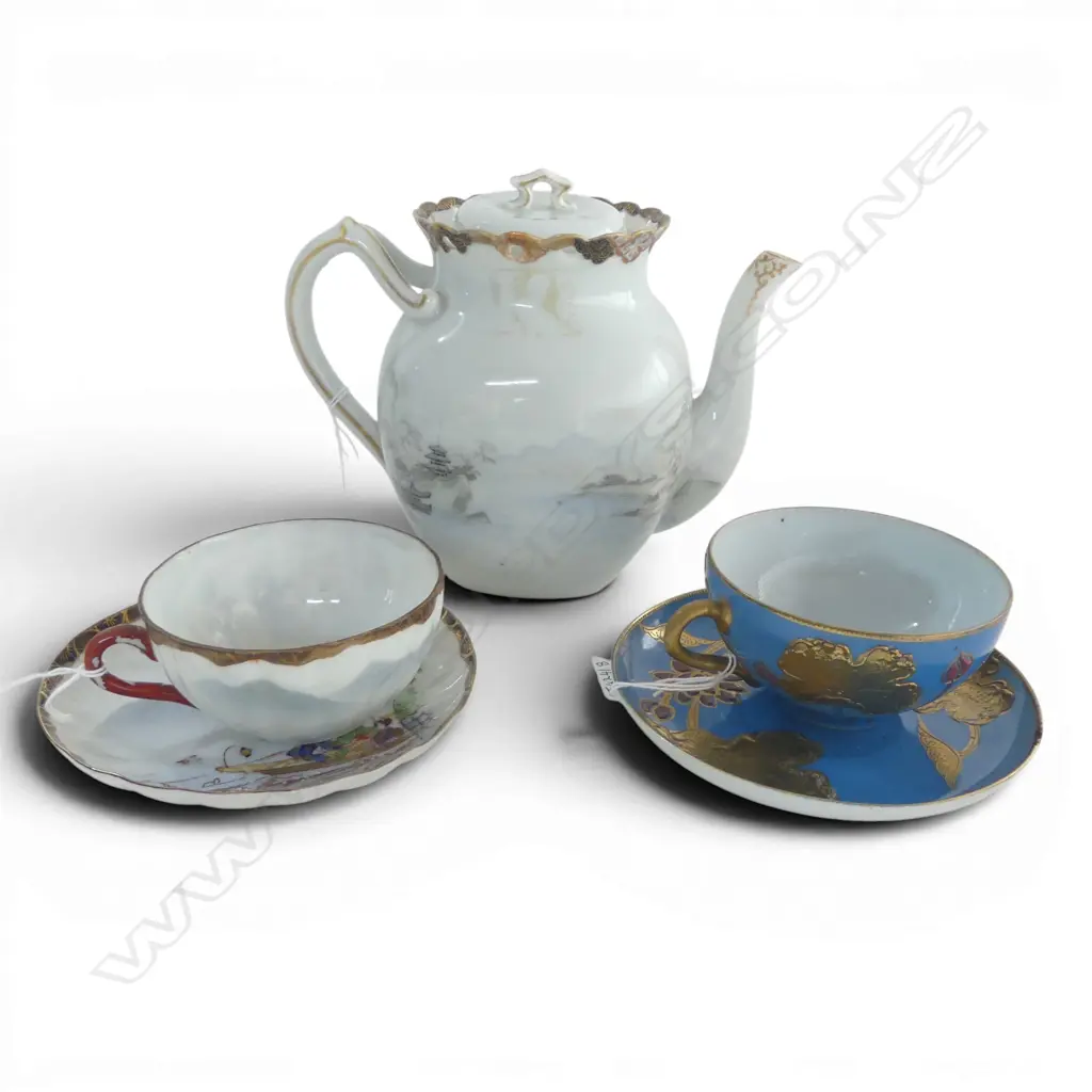 KUTANI MEIJI PERIOD TEAPOT H170MM & 2 NON MATCHING C/SAUCERS Image 1++
