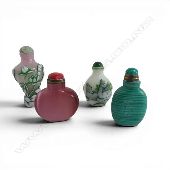 FOUR CHINESE SNUFF BOTTLES, CARVED GLASS AND OTHERS H. 90mm