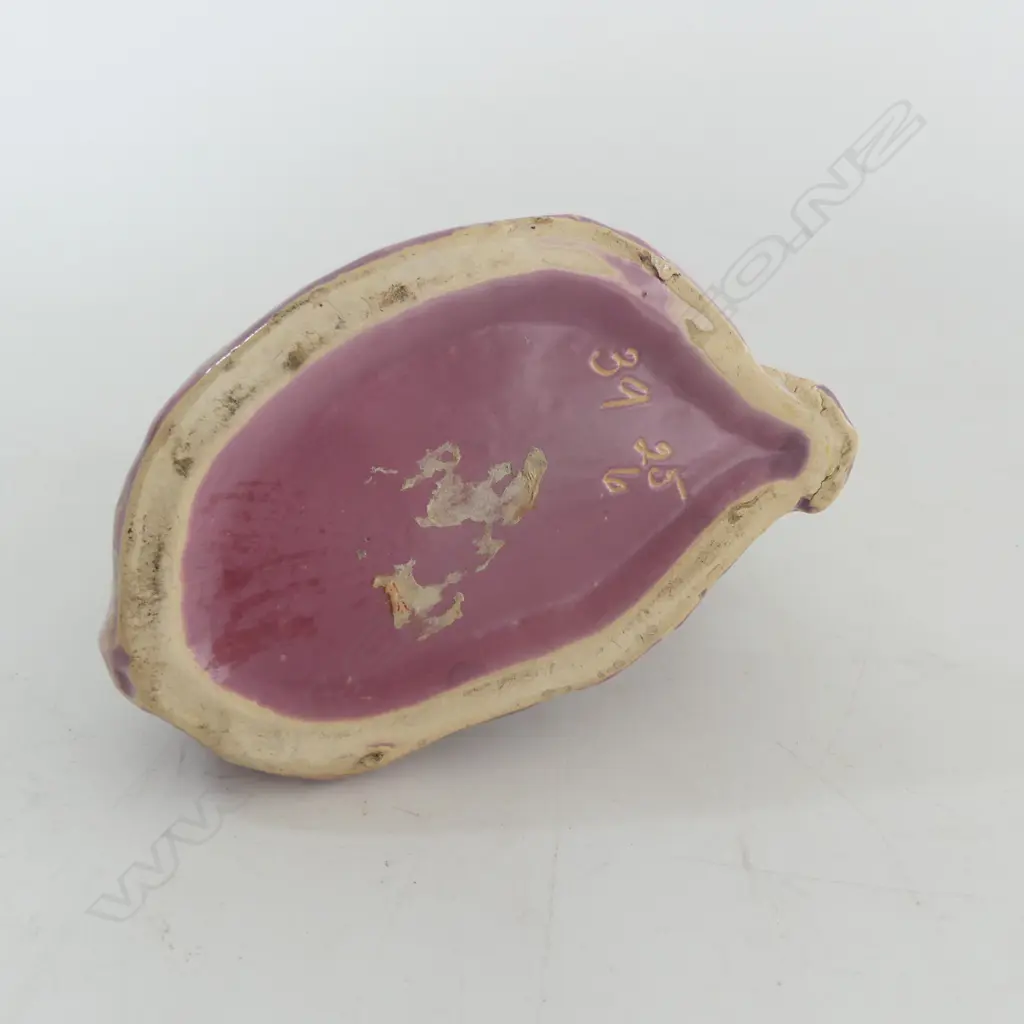 Early (AMBRICO) CROWN LYNN TRICKLE GLAZE KIWI, H.110mm. Numbered to base 39 25 6 Image 1++