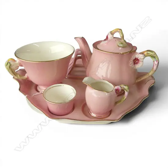 ROYAL WINTON 'PETUNIA' BREAKFAST SET 
