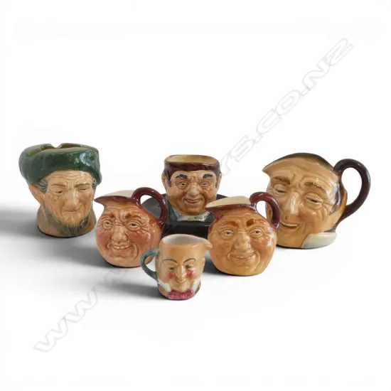 4 ROYAL DOULTON CHARACTER JUGS H.80mm + 2 ASHTRAYS 