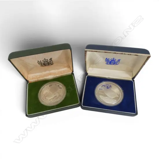 2 CASED N.Z. BIRD SERIES 1980 PIWAKAWAKA & 1982 TAKAHE .925 SILVER PROOF $1 COINS 54.432