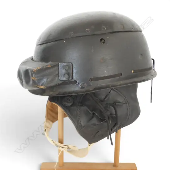 VINTAGE MILITARY ISSUE GOOD CONDITION PARACHUTE HELMET L230MM