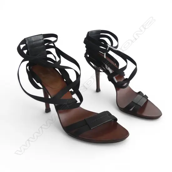 TOM FORD/GUCCI WOMAN'S HIGH HEELS, EARLY 2000s, SIZE 341/2 V SML