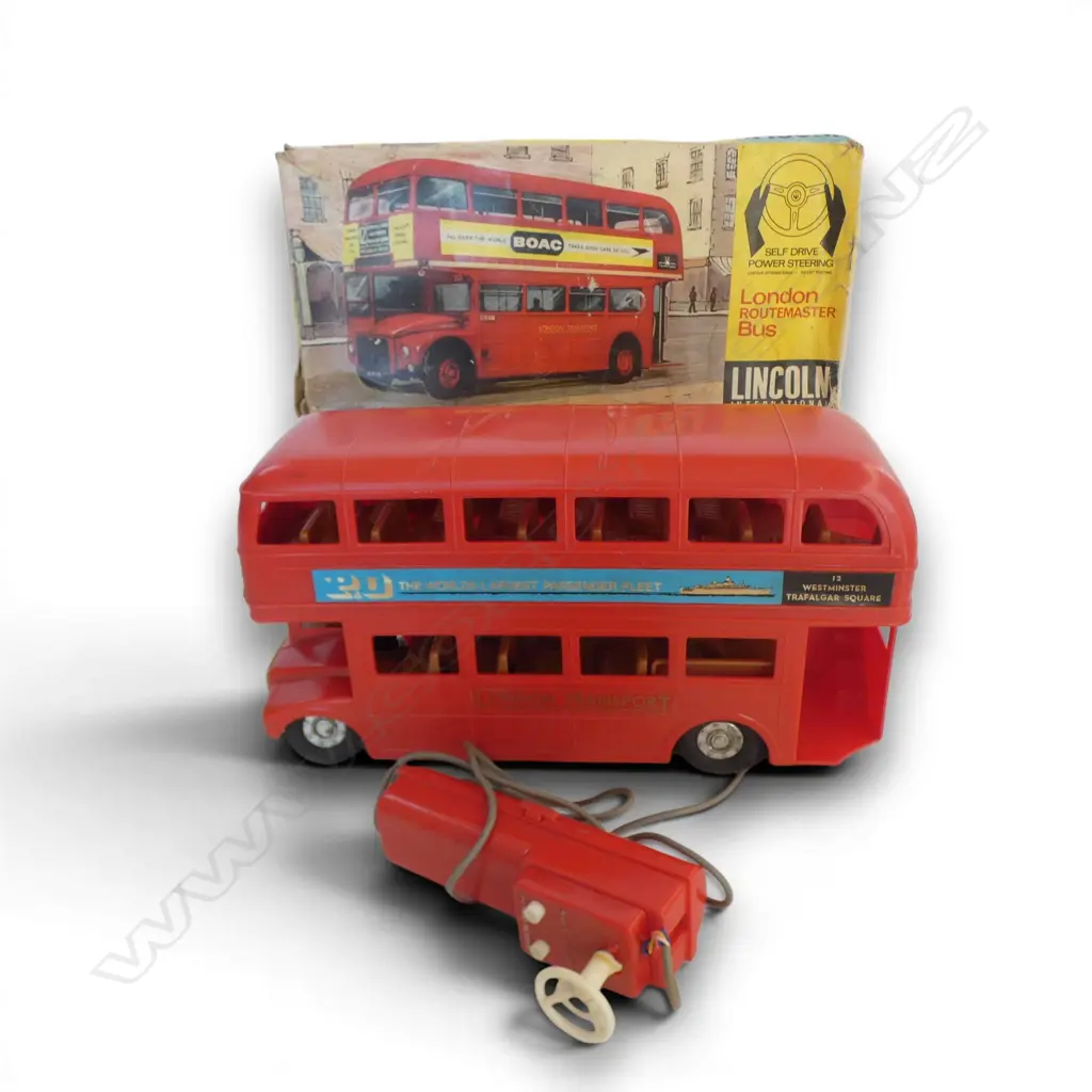 VINTAGE BOXED LINCOLN INTERNATIONAL LONDON ROUTE MASTER BUS Image 1++