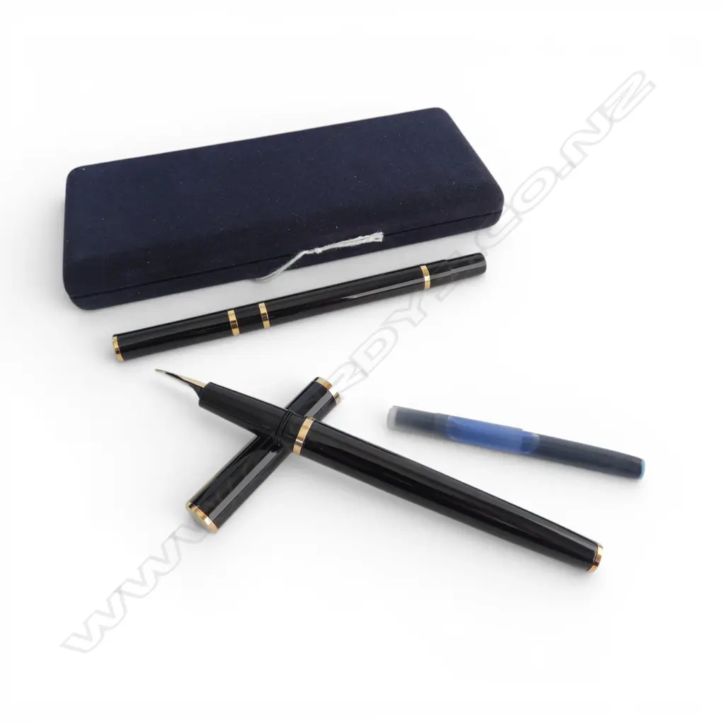 2 WATERMAN PENS; 1 w. 18CT GOLD NIB, CASED Image 1++