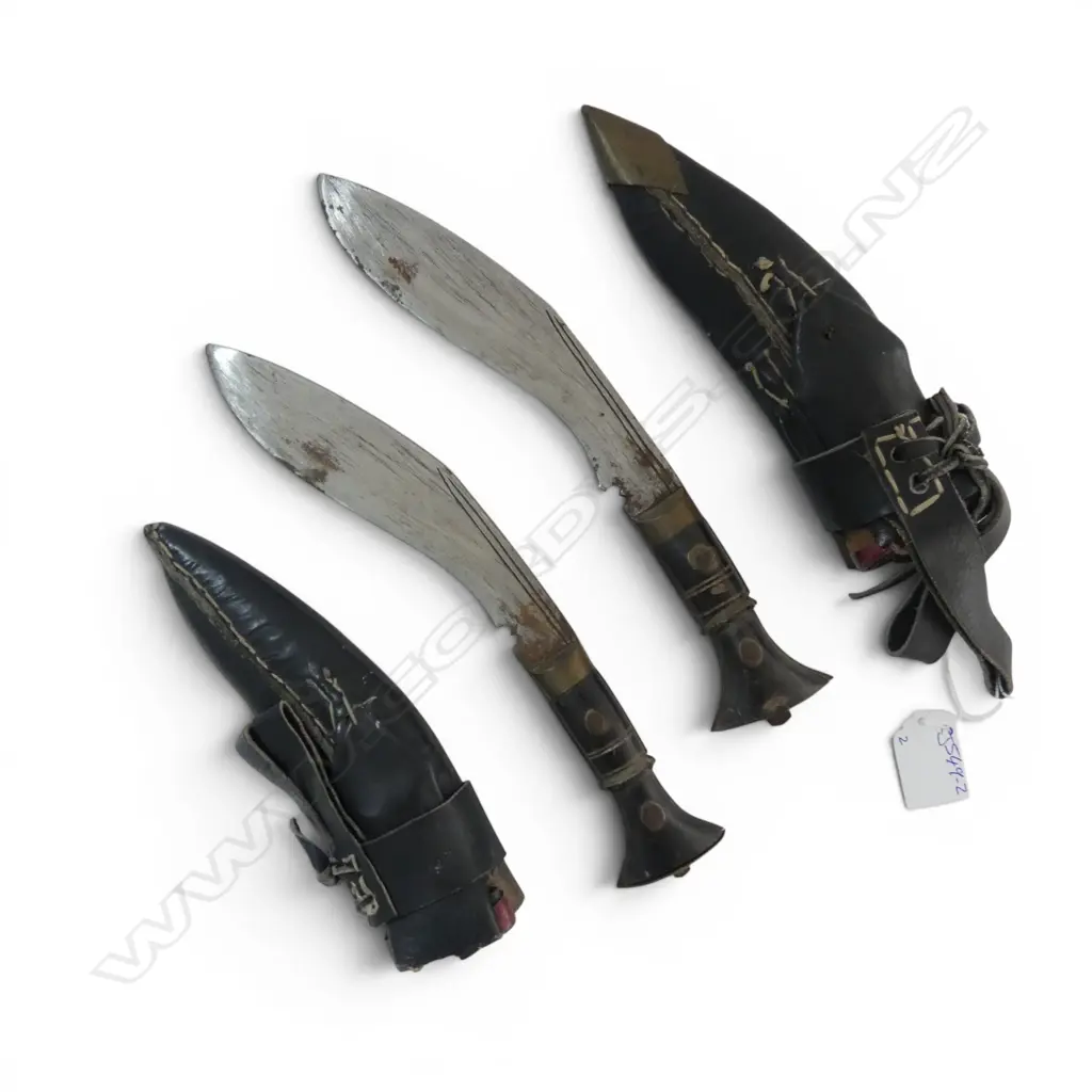 2 VINTAGE KUKRI BLADES w. sheaths L.280mm Image 1++