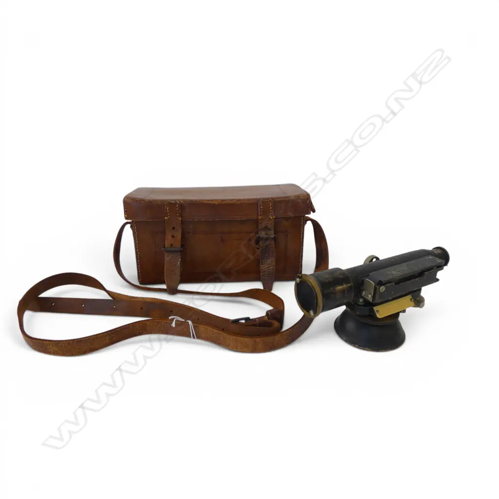 ANTIQUE LATHER CASED SURVEYOR'S LEVEL BALFORM IRVINE OPTICIAN AUCKLAND N.Z. Image 1++