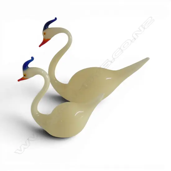 2 VINTAGE MURANO? MILK GLASS SWANS, H.80/110mm