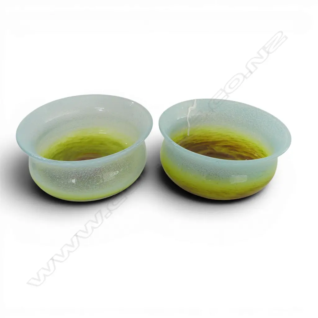 PR OF JOHN ORWAR EKENAS SWEDISH GLASS BOWLS SIGNED DIA170MM Image 1++