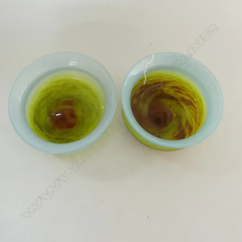 PR OF JOHN ORWAR EKENAS SWEDISH GLASS BOWLS SIGNED DIA170MM Image 1++