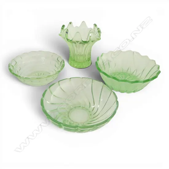 4 PCES OF URANIUM GLASS