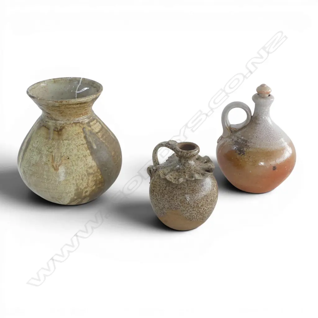 3 PCS NZ STUDIO POTTERY, Andrew van der Putten shino jug, H.190mm, Stan Jenkins bulbous vase, H.190mm & other Image 1++