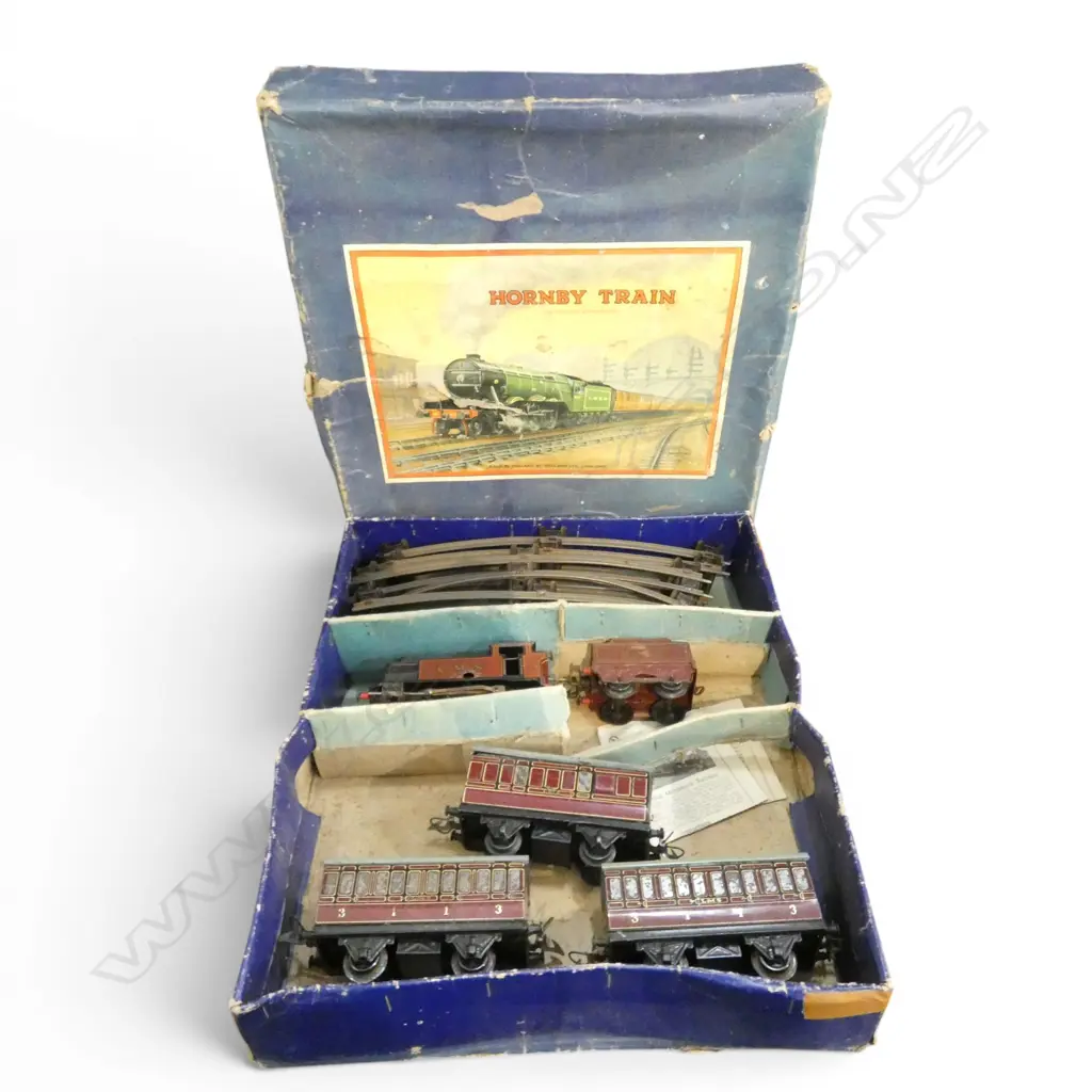 PART BOXED HORNBY PASSENGER SET No.501 Image 1++