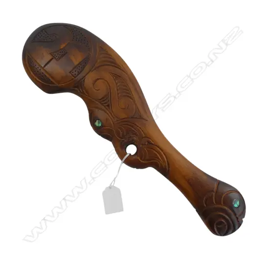 CARVED WOODEN MAORI WAHAIKA w inlaid paua, L.3000mm