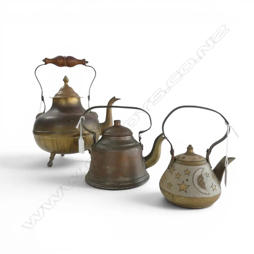 2 BRASS KETTLES H300MM TALLEST & COPPER KETTLE H160MM Image 1++