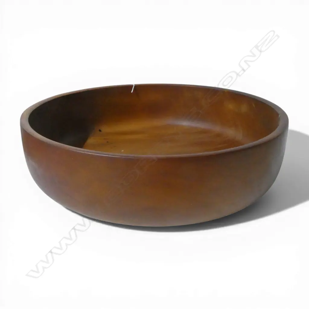 LARGE NZ SWAMP KAURI TURNED WOOD BOWL BY TERRY WOODS DIA530MM Image 1++