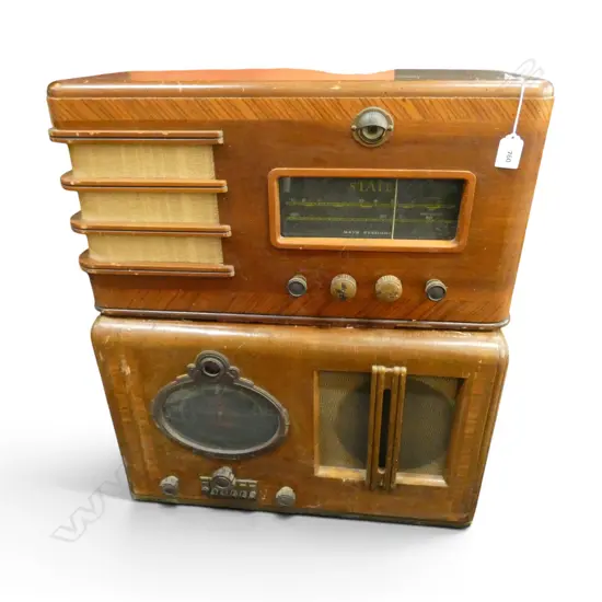 2 VINTAGE RADIOS W.580mm