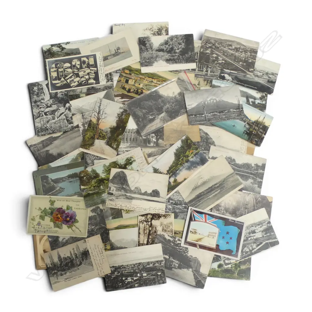 COLLECTION about 90 VINTAGE POSTCARDS mainly Milford Sound + Lake Te Anau + Bay of Plenty + Tauranga + Gisborne + Napier Image 1++